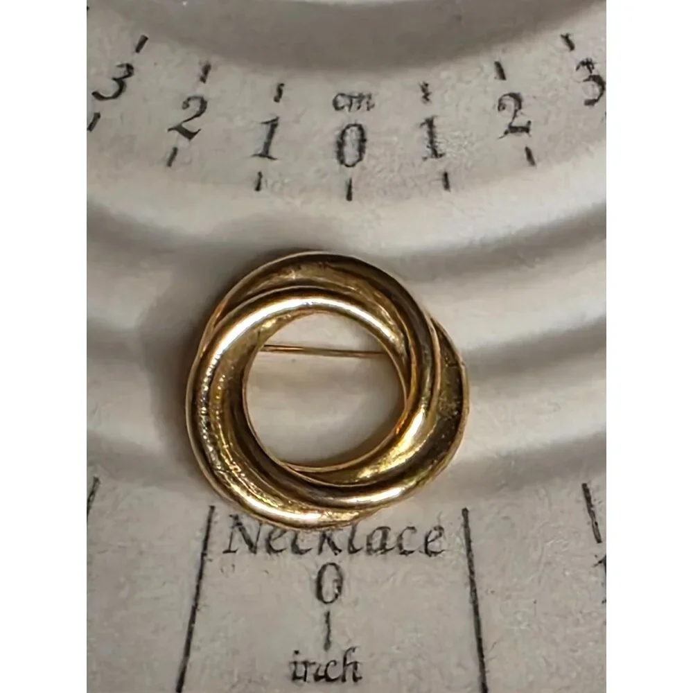 Gold-Tone Interlocking Circle Brooch Pin‎ Vintage Jewelry